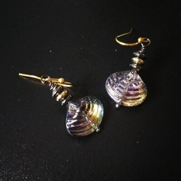Sexy Iridescent Goth + Beachy! Clam Shells Earrings! Purple Black Glass Beads - Picture 4 of 7